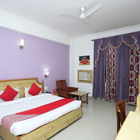 Oyo 5667 Katra Continental Hotel ภายนอก รูปภาพ