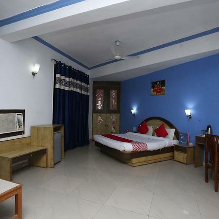 Oyo 5667 Katra Continental Hotel ภายนอก รูปภาพ