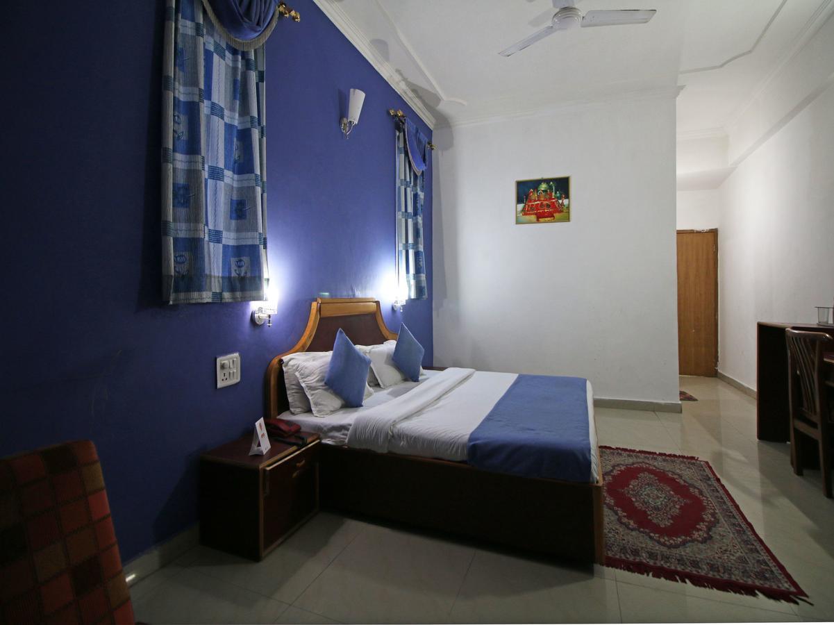 Oyo 5667 Katra Continental Hotel ภายนอก รูปภาพ