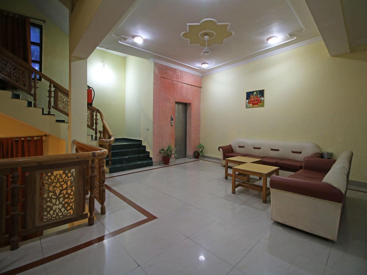 Oyo 5667 Katra Continental Hotel ภายนอก รูปภาพ