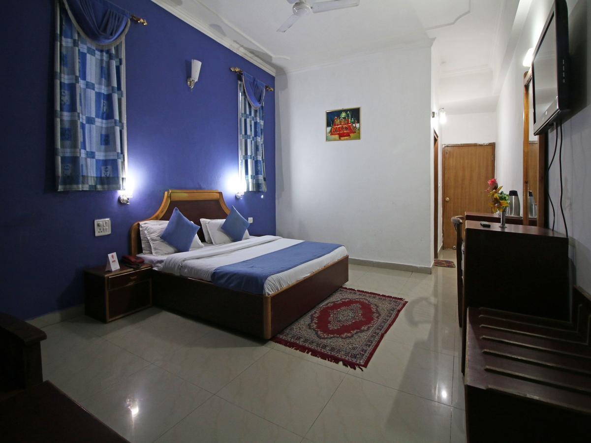 Oyo 5667 Katra Continental Hotel ภายนอก รูปภาพ