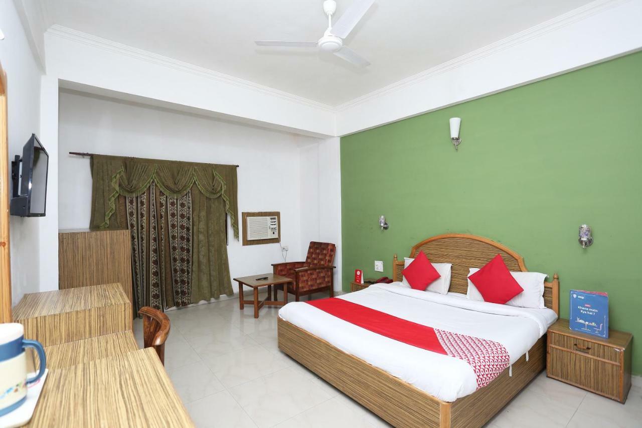 Oyo 5667 Katra Continental Hotel ภายนอก รูปภาพ